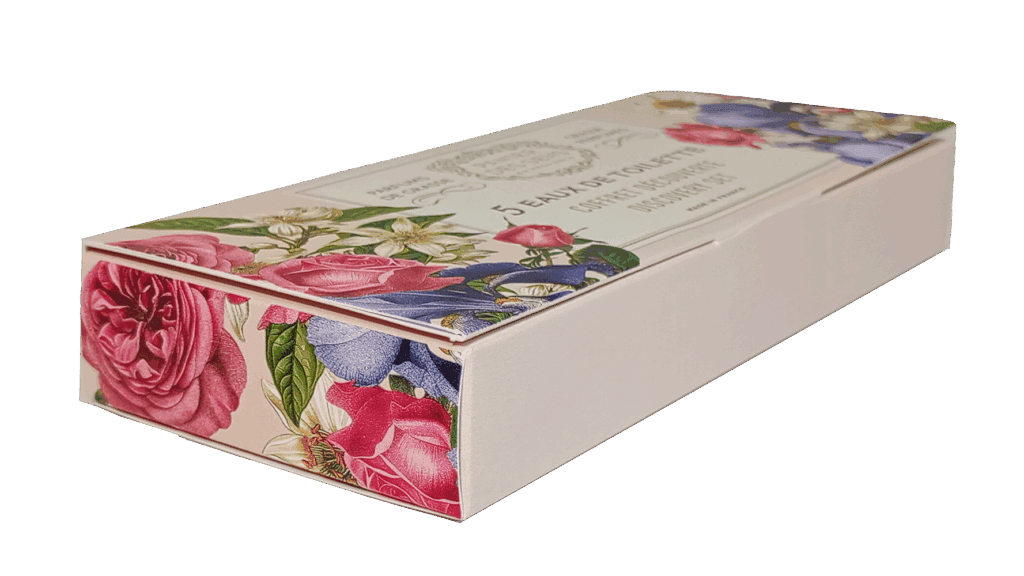 Packaging cosmético premium con diseño floral para productos de belleza y cuidado personal