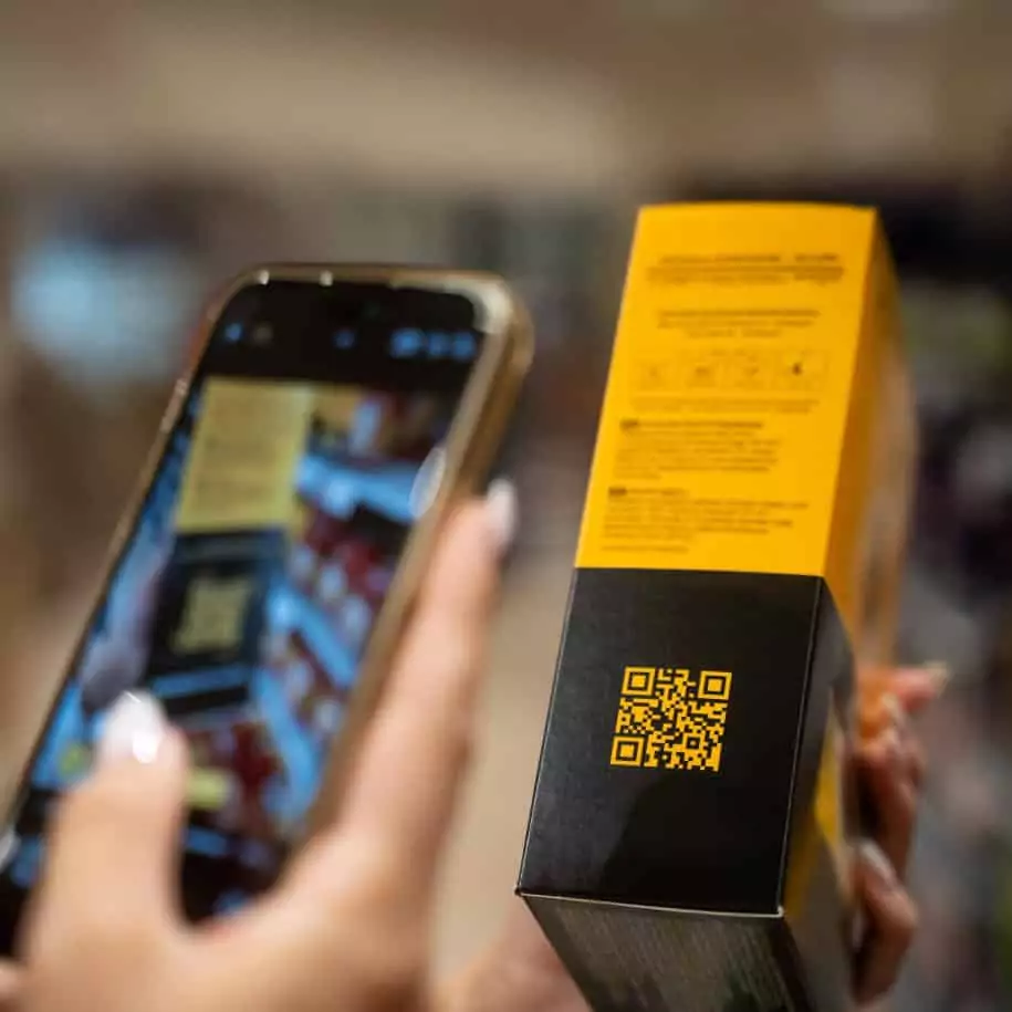 Etiquetado de Seguridad .Código QR en envase de packaging de Leca Graphics del Grupo Lantero para digitalización y trazabilidad.