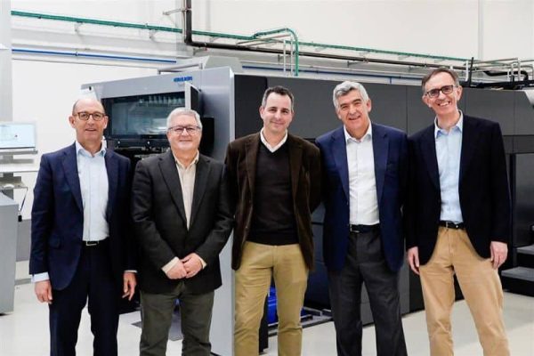 Innovadores en packaging de alta calidad con tecnologías avanzadas en Leca Graphics.