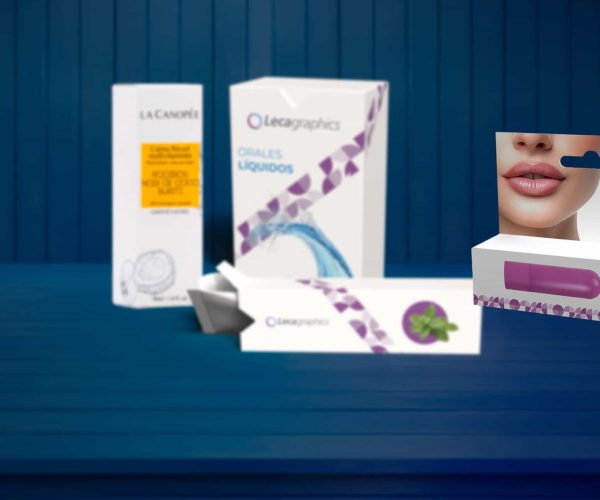 Packaging de productos de farmacia y salud en cajas con impresión personalizada, diseñada por Leca Graphics, unidad especializada en packaging flexible y sostenible del Grupo Lantero.